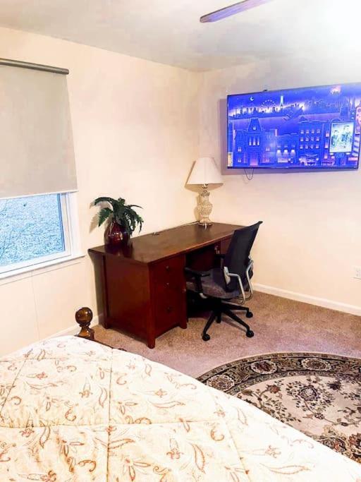 Entire Private 2 Bedrooms House, Nice Neighborhood Arnold エクステリア 写真